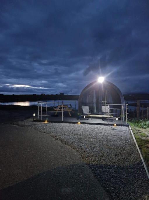 Villa Loch An Eilean Pod Isle Of South Uist Pollachara Exterior foto