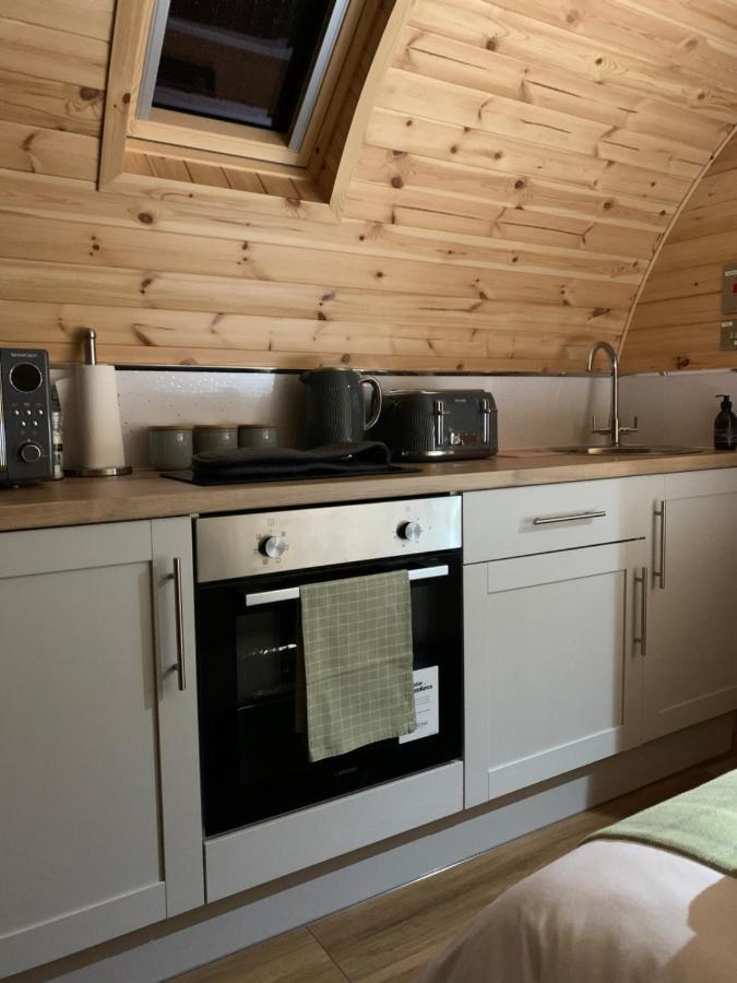Villa Loch An Eilean Pod Isle Of South Uist Pollachara Exterior foto