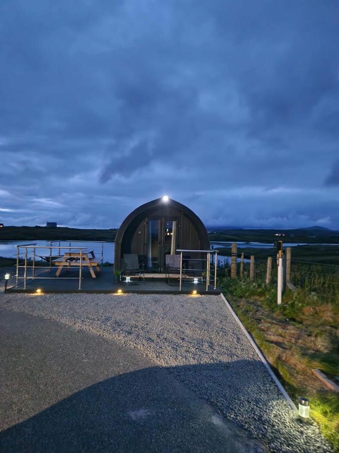 Villa Loch An Eilean Pod Isle Of South Uist Pollachara Exterior foto