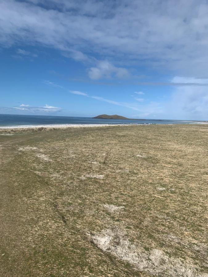 Villa Loch An Eilean Pod Isle Of South Uist Pollachara Exterior foto