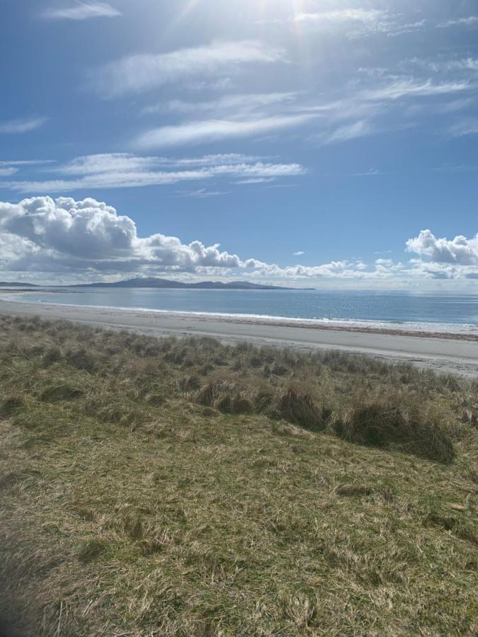 Villa Loch An Eilean Pod Isle Of South Uist Pollachara Exterior foto